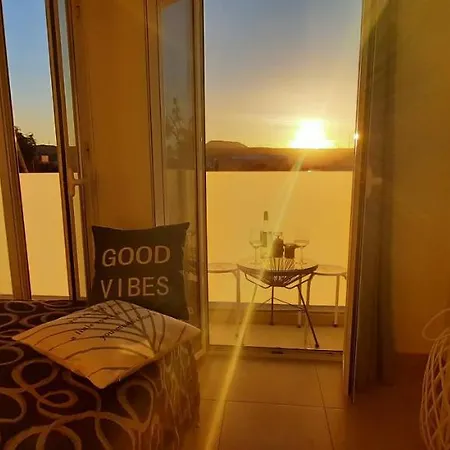 Sunset 230, Sun, Big Pool, Wifi Fiber, Central, Near Main Street And Apartman